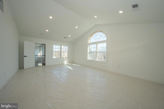 Building Photo - 2627 County Line Rd