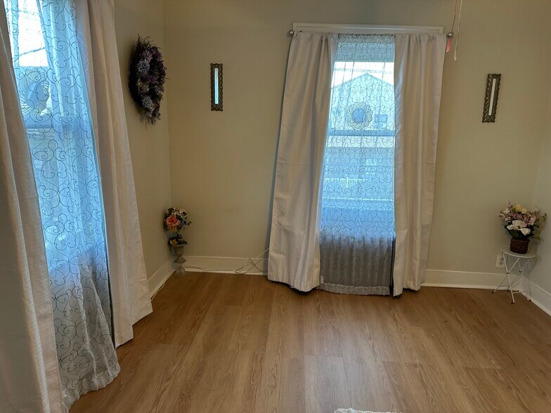 Building Photo - 269 N 1st Ave