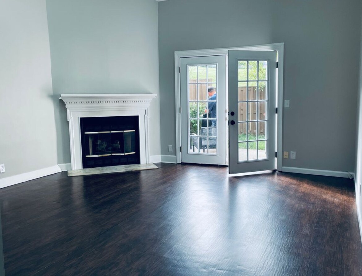 Building Photo - 327 Yorkshire Cir