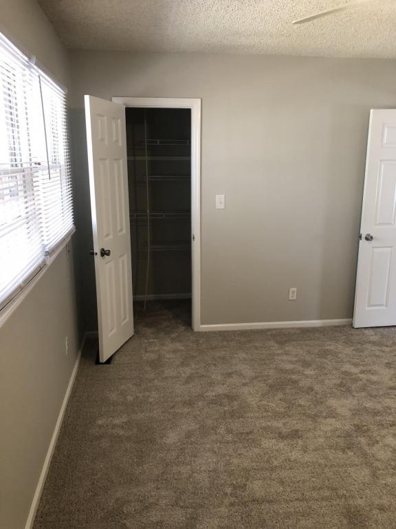 Building Photo - 126 Oakmont Dr