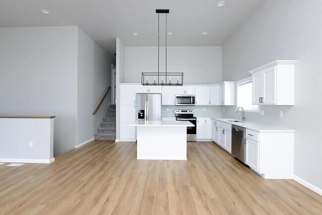 Building Photo - 2383 Eagle Vly Dr S