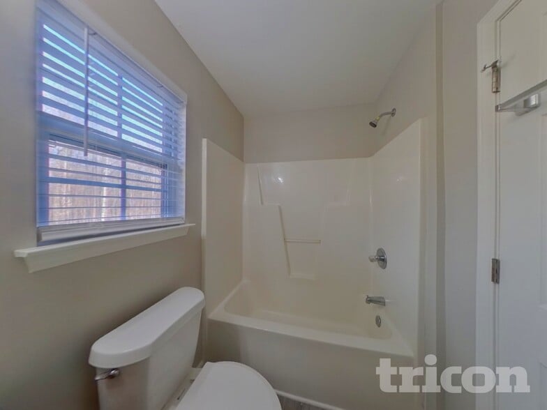 Building Photo - 6250 Dumont Ln