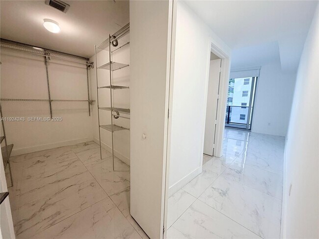 Building Photo - 488 NE 18th St