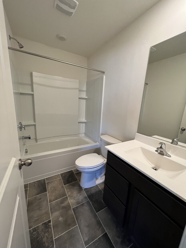 Building Photo - 3837 Currant Ln