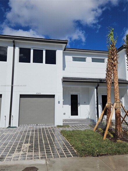 Primary Photo - 5045 SW 37th St