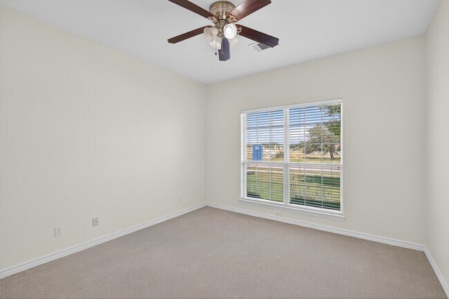 Building Photo - 114 Friend's Wood Ave