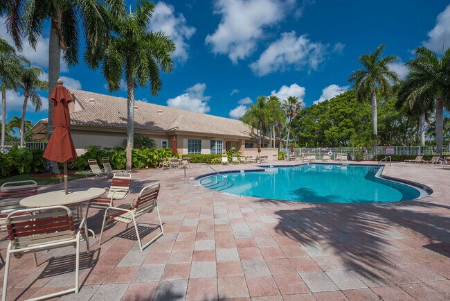 Building Photo - 1975 Oak Berry Cir