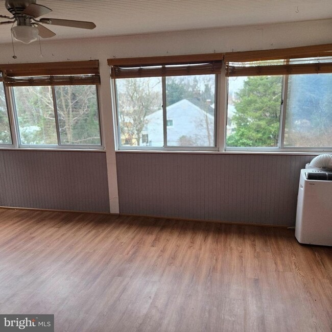 Building Photo - 8 Mannakee St