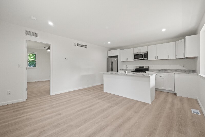 Building Photo - 34 Cross St