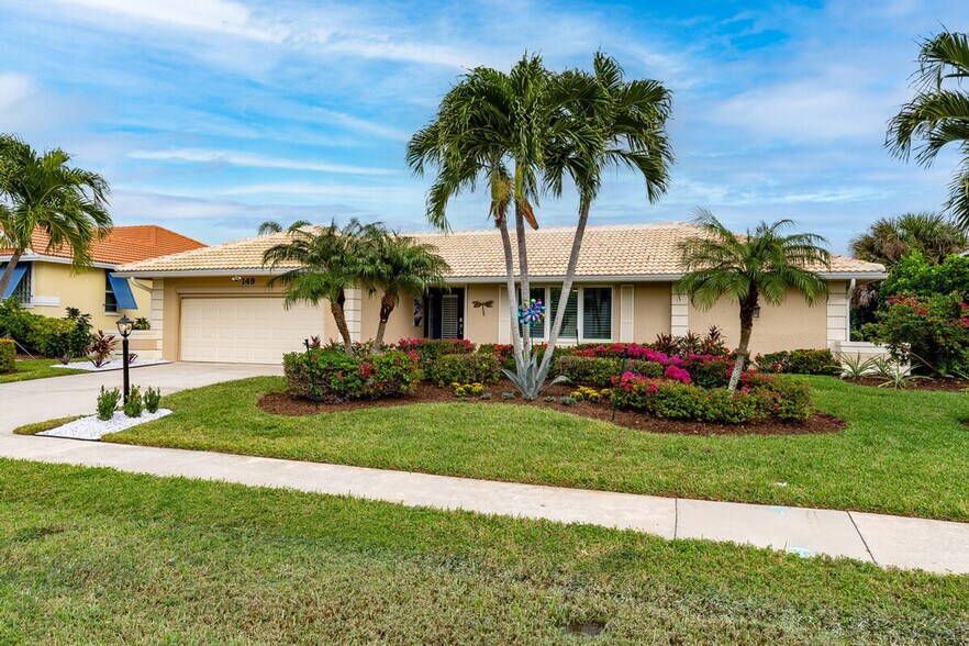 Building Photo - 149 Beachcomber St