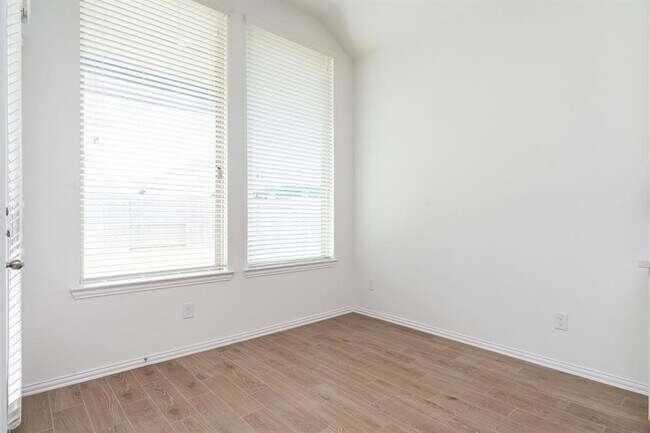 Building Photo - 30423 Agave Cir Ct