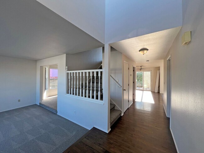 Building Photo - 1507 63rd Ave NE