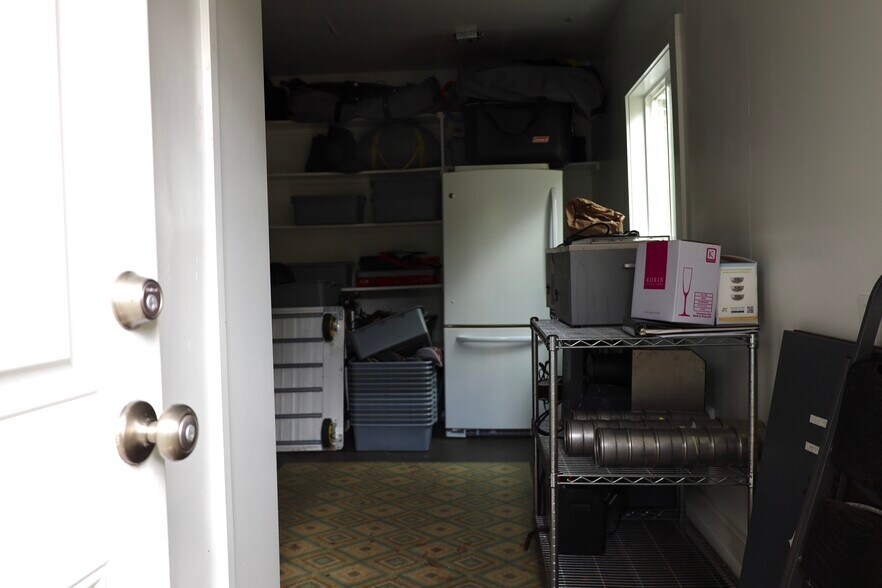 Building Photo - 712 SE 42nd Ave