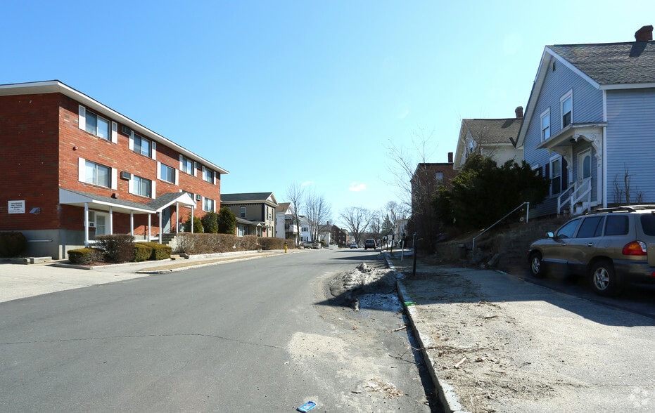 Building Photo - 52 Myrtle Street
