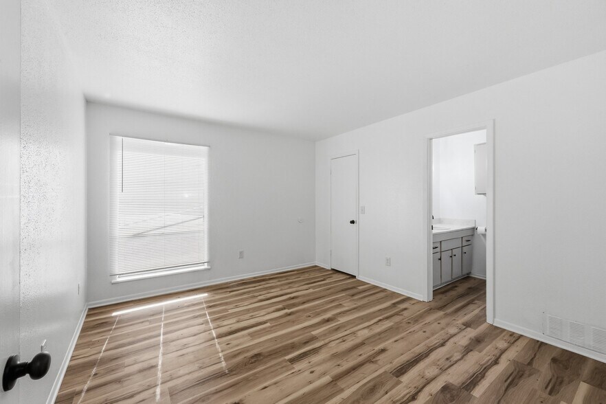 Building Photo - 801 W Gibson St