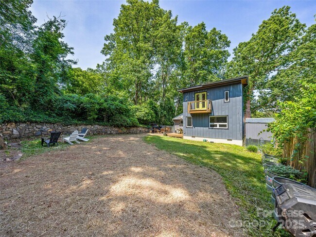 Building Photo - 44 Broadview Ave