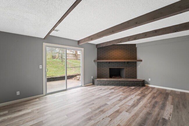 Building Photo - " Renovated 3-Bed, 2.5 Bath in Olathe - Available Now!"  1st month's rent is FREE!*