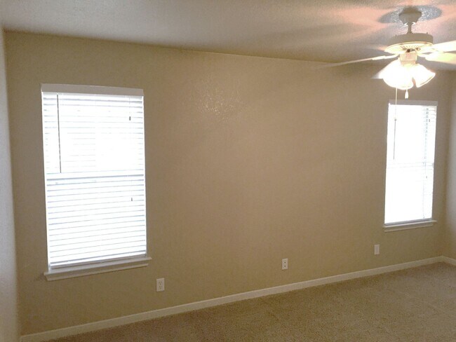 Building Photo - 2 Bedroom | 2 Bath Duplex Off Clear Creek – Killeen, TX