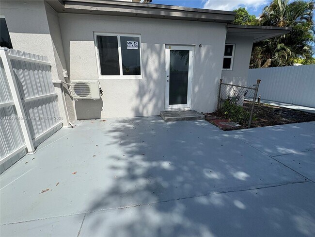Building Photo - 3368 NW 51st Terrace