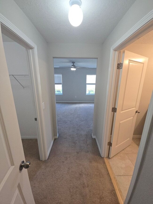 Building Photo - Town House 3/2.5 in Riverview