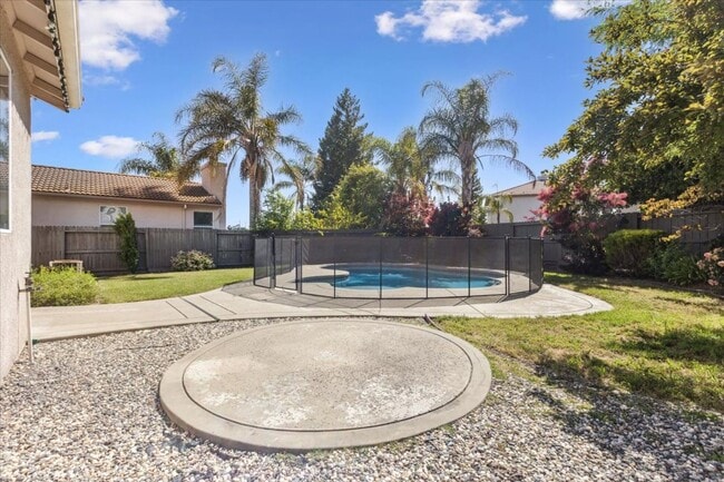Building Photo - 5409 Banfield Dr