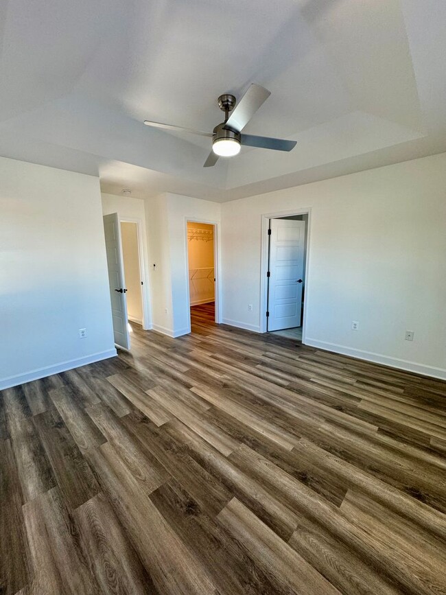 Building Photo - Brand New  END UNIT Townhouse For Rent in ...