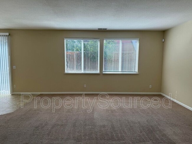 Building Photo - 388 Crescent Moon Dr