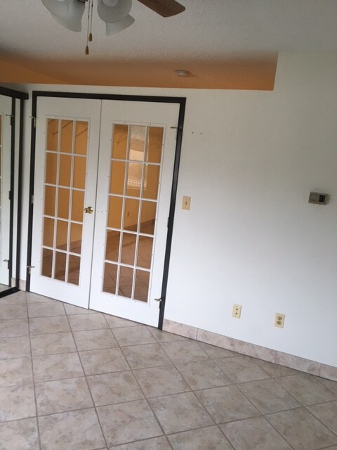 Building Photo - 3305 Sunset Ave