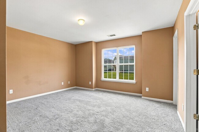 Building Photo - 926 Oakshire Cir