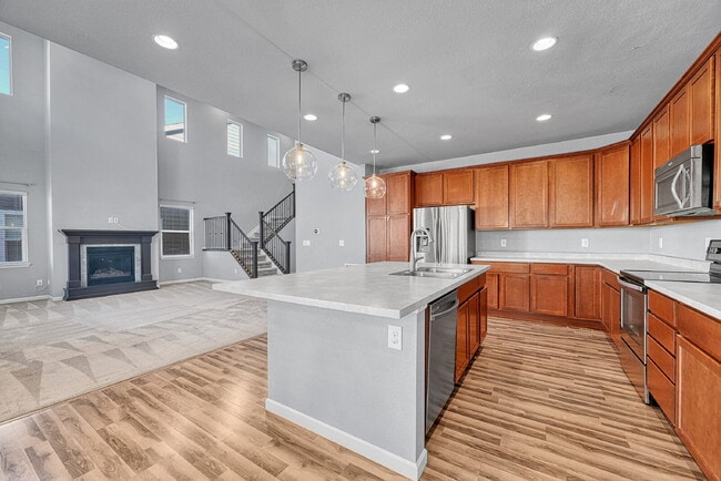 Building Photo - $2,950.00 - 3 Bedrooms, 2.5 Bathrooms, Single Family Home in Circle Rock with Cozy Fireplace!