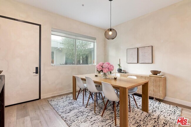 Building Photo - 957 Figueroa Terrace