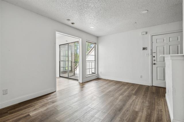 Building Photo - 2300 Bamboo Dr