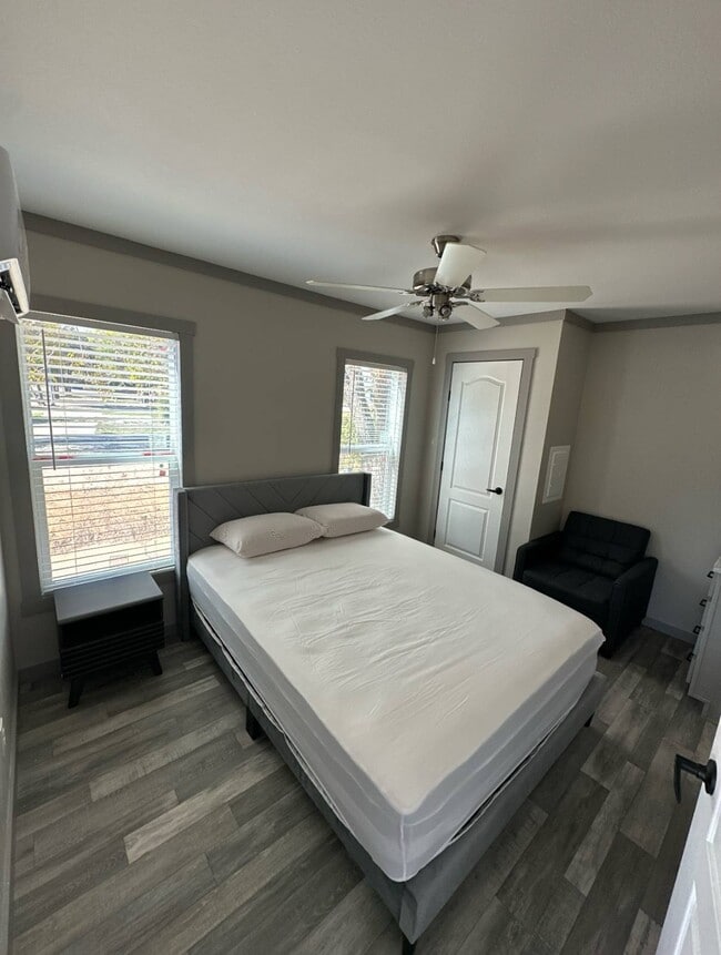 Building Photo - 9 La Posada Cir