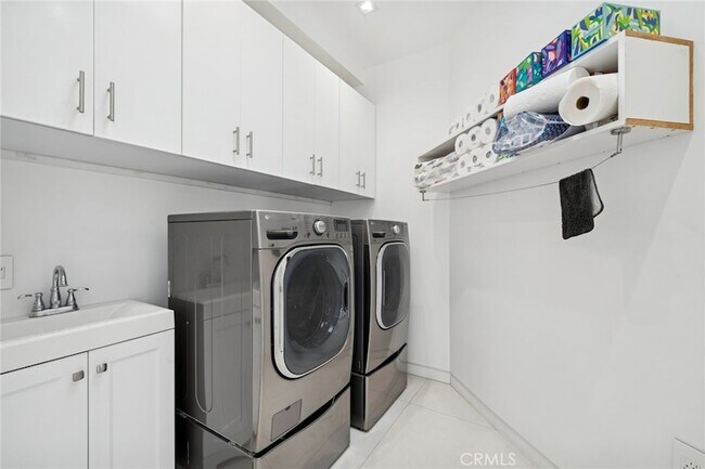 Building Photo - 4607 Perham Rd