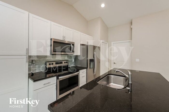 Building Photo - 2718 26th St W