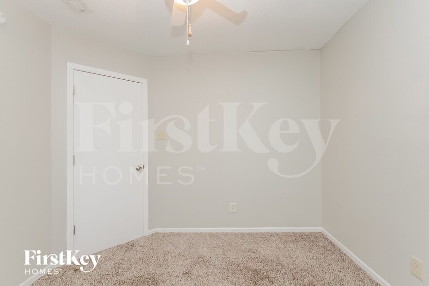 Building Photo - 2391 Providence Ct