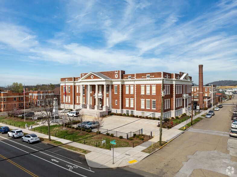 Primary Photo - Knox High Apartments