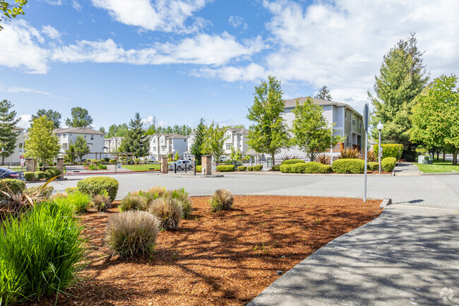 Building Photo - Stonebrook Townhomes