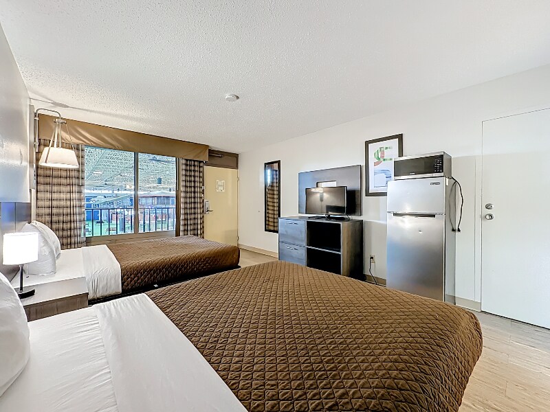 Building Photo - 910 Suemac Rd