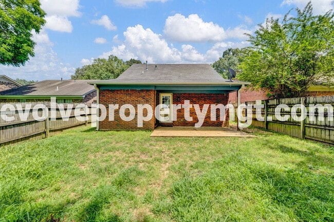 Building Photo - 6843 Maury Dr