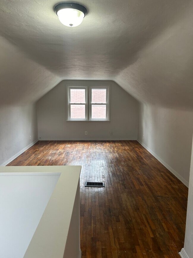 Building Photo - Love this home!