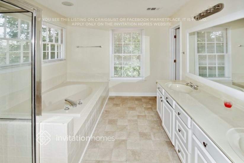 Building Photo - 6959 Whispering Oaks Ct