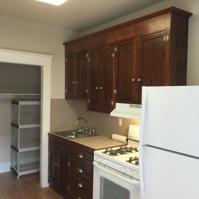 Kitchen - Schultz Apartments