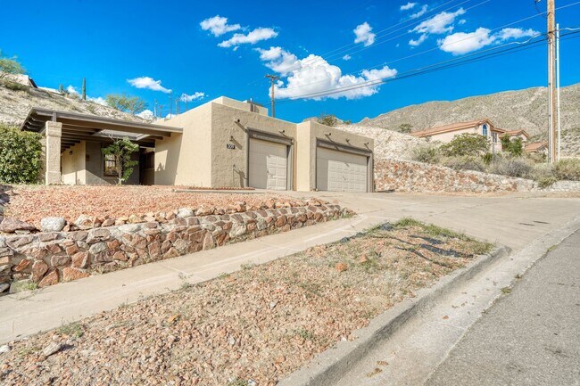 Building Photo - 311 Zenith Dr