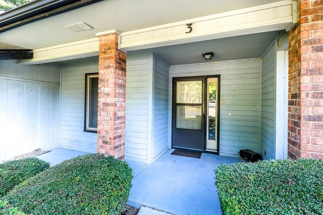 Building Photo - 3 Cortez Ln