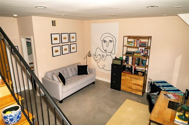 Building Photo - 1037 Bonner St