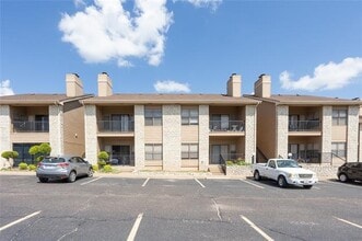 Building Photo - 400 E Pearl St