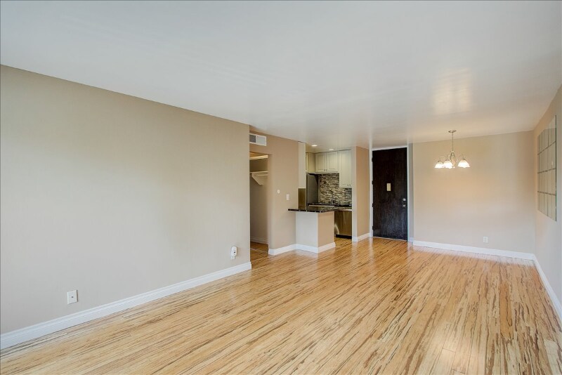 Building Photo - 6202 Friars Rd