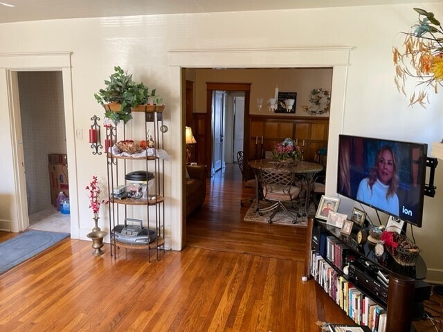 Unit 2 - 6637 Dalzell Plz