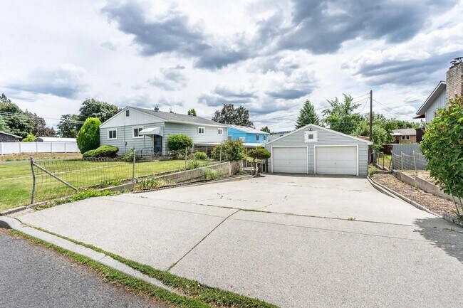 Building Photo - Beautiful 4-Bedroom Home with Finished Bas...